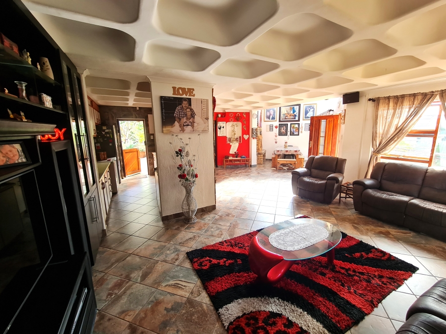 4 Bedroom Property for Sale in Ferreira Town Eastern Cape
